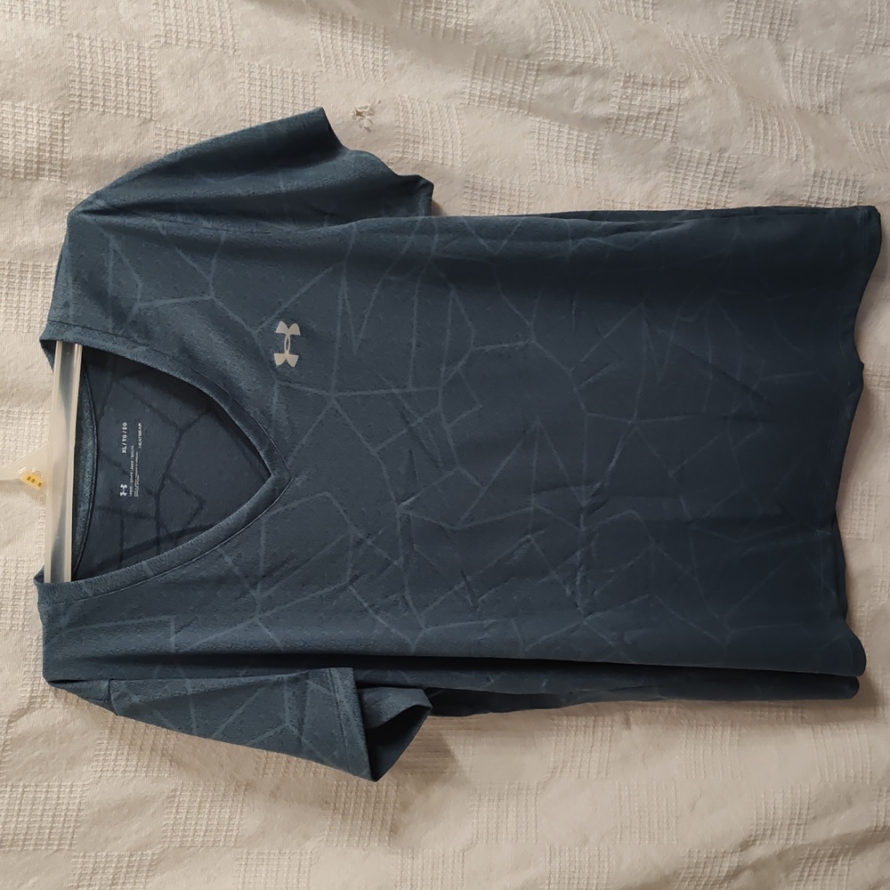 Under armor blue heat gear short sleeve top XL